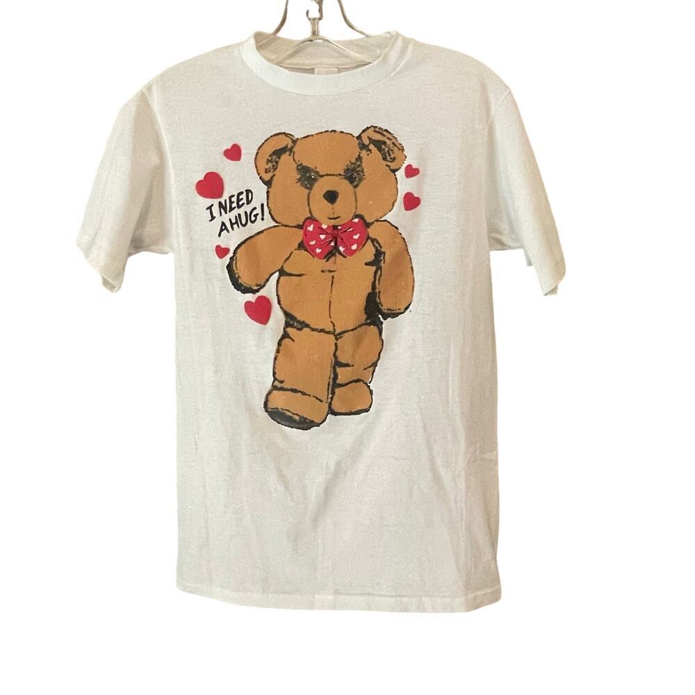 Vintage Teddy Bear Need A Hug Tee Hearts 80s 90s Streetwear Casual Graphic